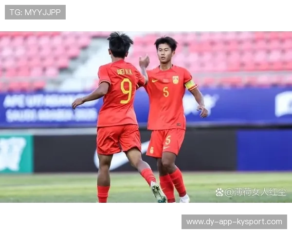 国足球员体能训练突破瓶颈，国足体能与技术分析