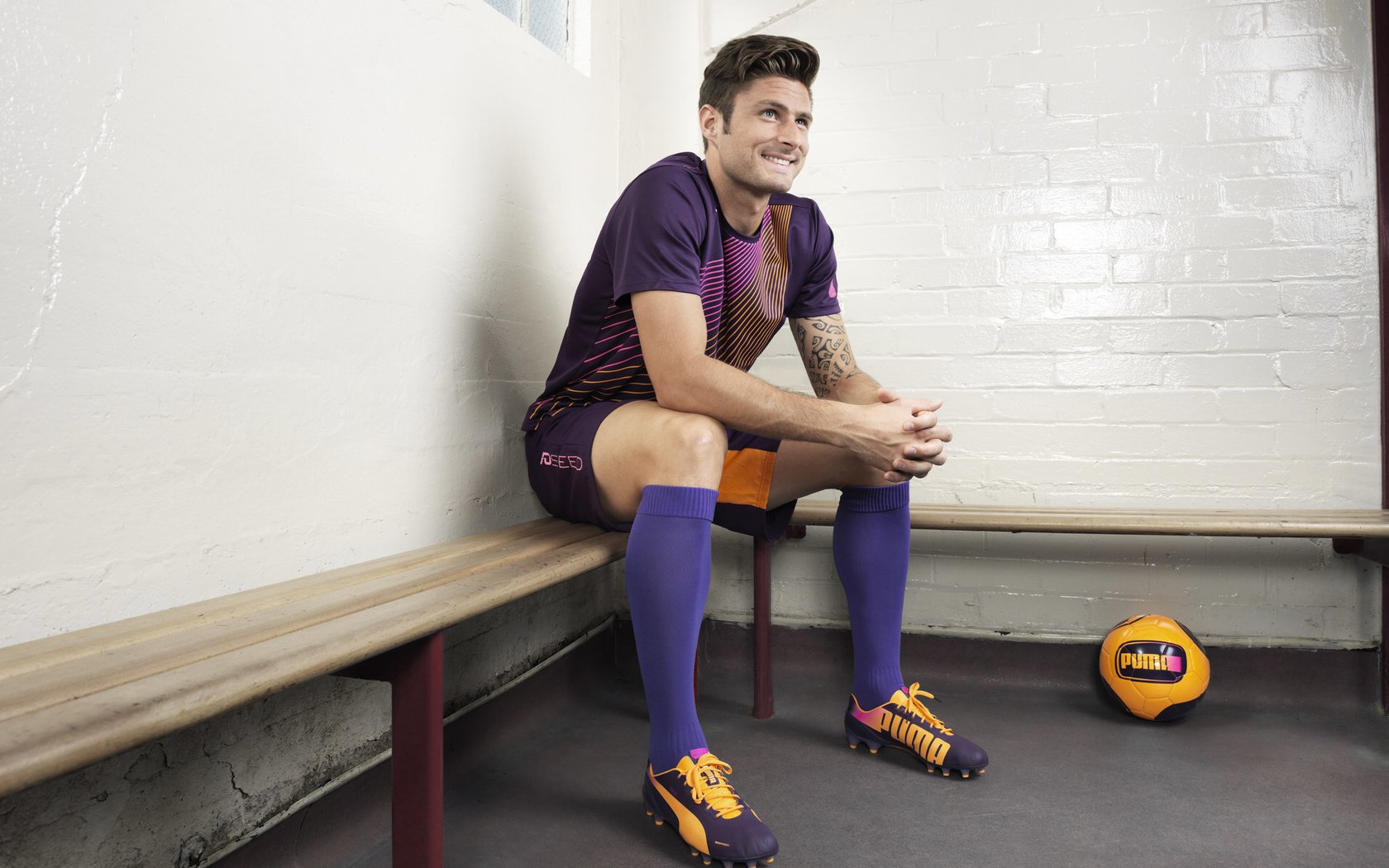 乔治攻防转换迅速快船打出流畅配合，快船乔治加点